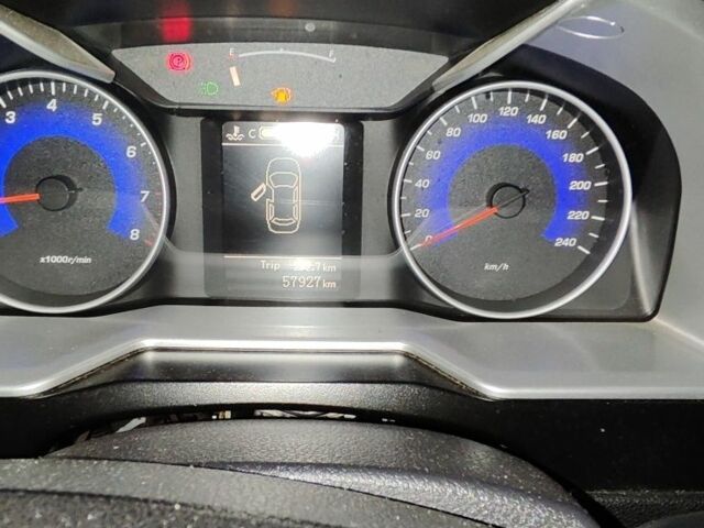 Белый Джили Эмгранд, объемом двигателя 1.5 л и пробегом 60 тыс. км за 8000 $, фото 4 на Automoto.ua