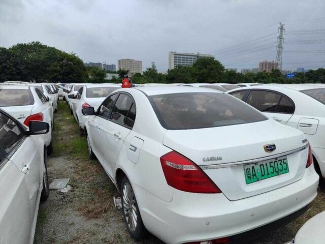 Білий Джилі Емгранд, об'ємом двигуна 1 л та пробігом 15 тис. км за 9000 $, фото 2 на Automoto.ua