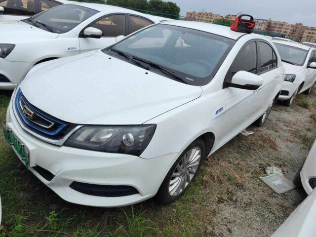 Білий Джилі Емгранд, об'ємом двигуна 1 л та пробігом 15 тис. км за 9000 $, фото 1 на Automoto.ua