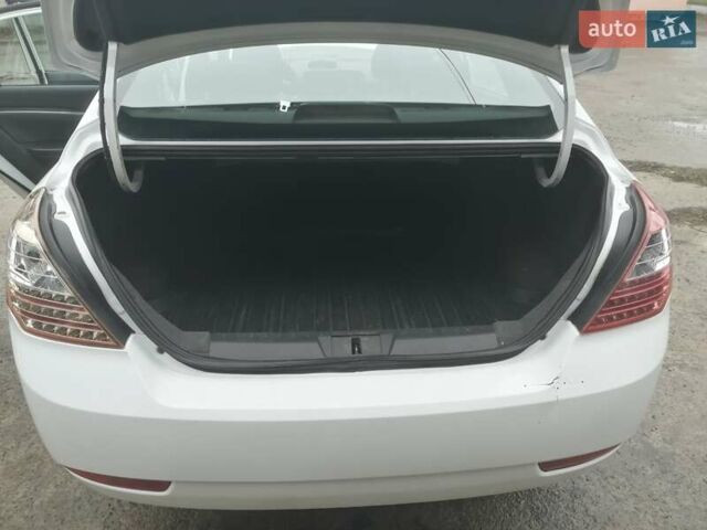 Белый Джили Эмгранд, объемом двигателя 1.79 л и пробегом 108 тыс. км за 6000 $, фото 8 на Automoto.ua