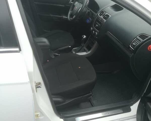 Белый Джили Эмгранд, объемом двигателя 1.79 л и пробегом 108 тыс. км за 6000 $, фото 11 на Automoto.ua