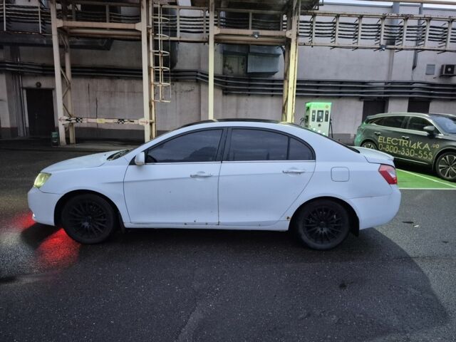 Белый Джили Эмгранд, объемом двигателя 1.8 л и пробегом 2 тыс. км за 4000 $, фото 15 на Automoto.ua