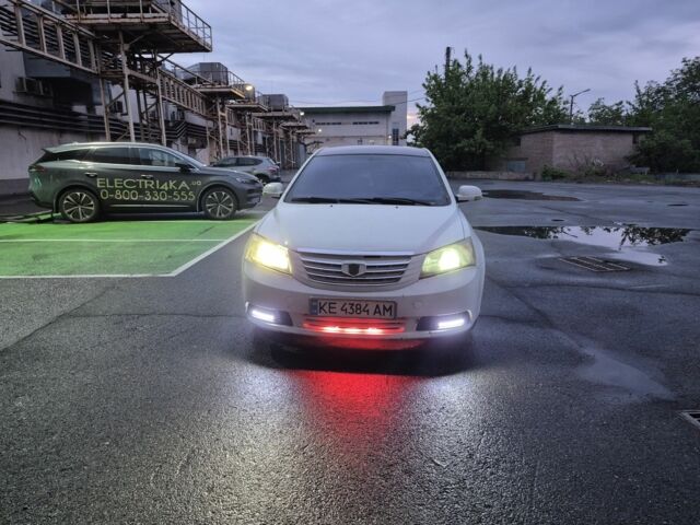 Белый Джили Эмгранд, объемом двигателя 1.8 л и пробегом 2 тыс. км за 4000 $, фото 13 на Automoto.ua