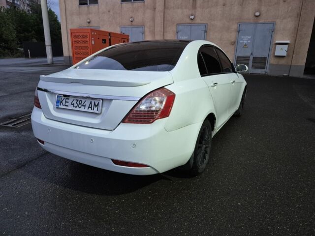 Белый Джили Эмгранд, объемом двигателя 1.8 л и пробегом 2 тыс. км за 4000 $, фото 10 на Automoto.ua