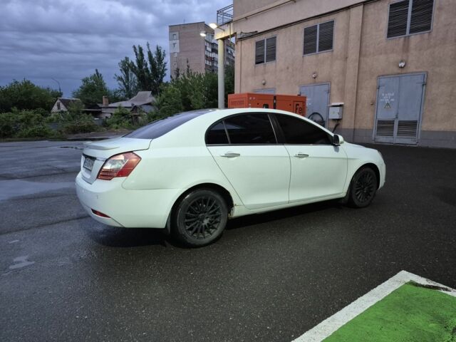 Белый Джили Эмгранд, объемом двигателя 1.8 л и пробегом 2 тыс. км за 4000 $, фото 14 на Automoto.ua