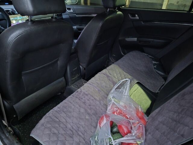 Белый Джили Эмгранд, объемом двигателя 1.8 л и пробегом 2 тыс. км за 4000 $, фото 17 на Automoto.ua