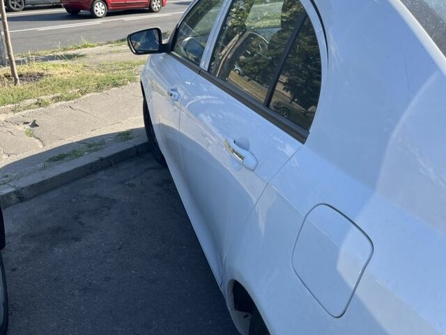 Белый Джили Эмгранд, объемом двигателя 1.5 л и пробегом 110 тыс. км за 5000 $, фото 4 на Automoto.ua