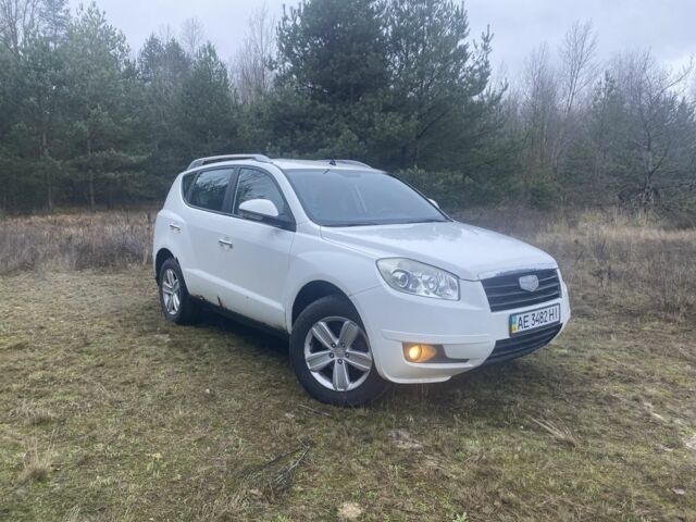 Белый Джили Эмгранд, объемом двигателя 2 л и пробегом 180 тыс. км за 2800 $, фото 1 на Automoto.ua