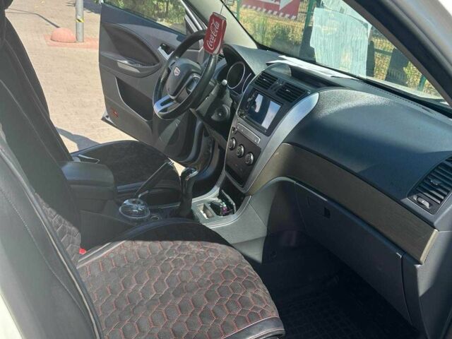 Белый Джили Эмгранд, объемом двигателя 1.8 л и пробегом 181 тыс. км за 6300 $, фото 10 на Automoto.ua