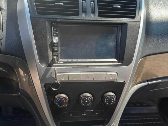 Белый Джили Эмгранд, объемом двигателя 1.8 л и пробегом 181 тыс. км за 6300 $, фото 4 на Automoto.ua