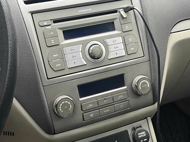 Бежевый Джили Эмгранд, объемом двигателя 1.8 л и пробегом 149 тыс. км за 4490 $, фото 21 на Automoto.ua