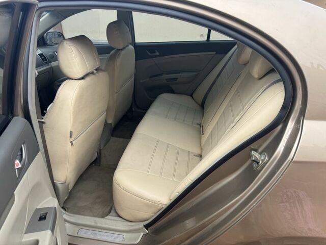 Бежевый Джили Эмгранд, объемом двигателя 1.8 л и пробегом 102 тыс. км за 4100 $, фото 4 на Automoto.ua