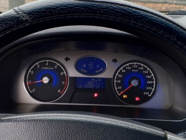 Черный Джили Эмгранд, объемом двигателя 1.8 л и пробегом 208 тыс. км за 3800 $, фото 7 на Automoto.ua