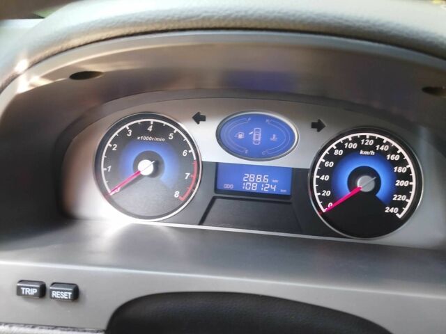 Коричневий Джилі Емгранд, об'ємом двигуна 1.8 л та пробігом 108 тис. км за 3200 $, фото 15 на Automoto.ua