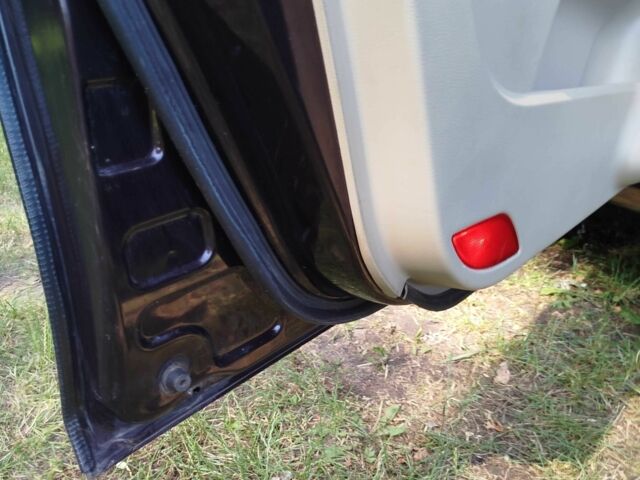 Коричневий Джилі Емгранд, об'ємом двигуна 1.8 л та пробігом 108 тис. км за 3200 $, фото 9 на Automoto.ua