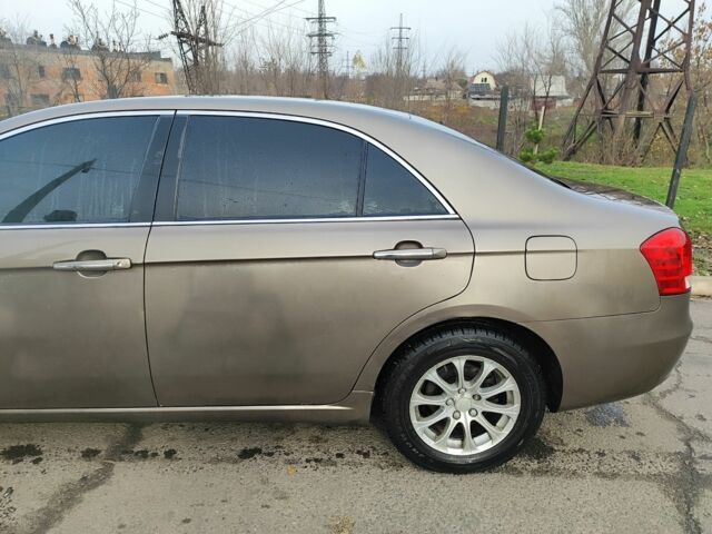 Коричневий Джилі Емгранд, об'ємом двигуна 2 л та пробігом 170 тис. км за 3800 $, фото 2 на Automoto.ua