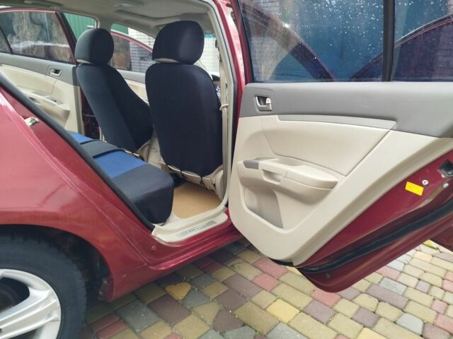 Джилі Емгранд 2012 у Запоріжжя на Automoto.ua Червоний Джилі Емгранд, об'ємом двигуна 1.8 л та пробігом 185 тис. км за 3750 $, фото 17 на Automoto.ua