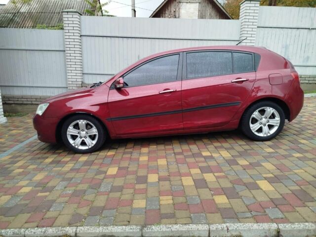 Джилі Емгранд 2012 у Запоріжжя на Automoto.ua Червоний Джилі Емгранд, об'ємом двигуна 1.8 л та пробігом 185 тис. км за 3750 $, фото 3 на Automoto.ua