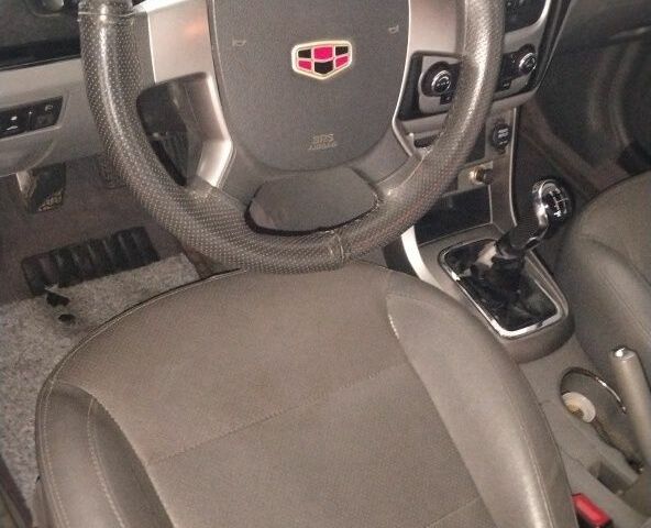 Красный Джили Эмгранд, объемом двигателя 1.5 л и пробегом 95 тыс. км за 3500 $, фото 10 на Automoto.ua