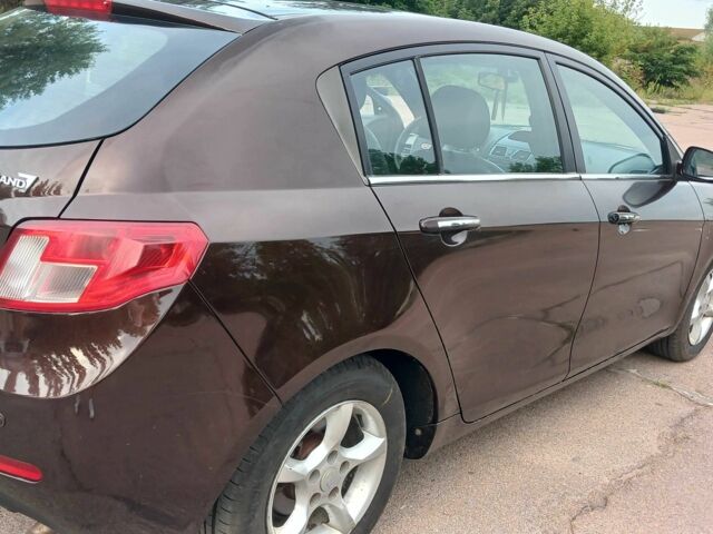 Красный Джили Эмгранд, объемом двигателя 1.5 л и пробегом 190 тыс. км за 3500 $, фото 3 на Automoto.ua