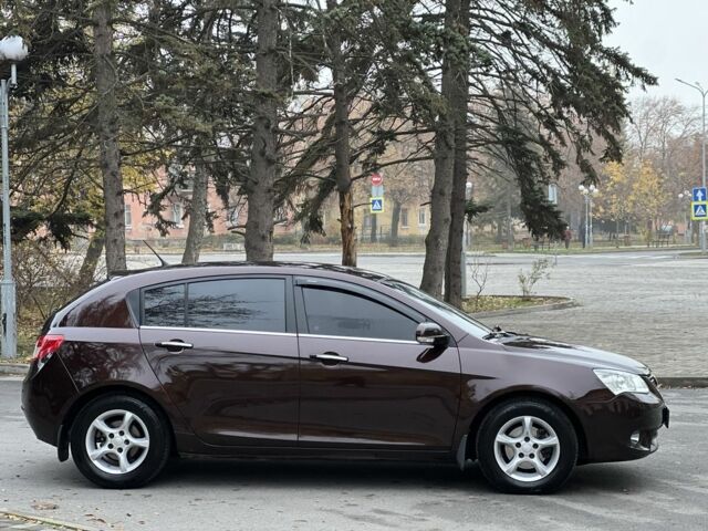 Красный Джили Эмгранд, объемом двигателя 1.8 л и пробегом 81 тыс. км за 4500 $, фото 3 на Automoto.ua