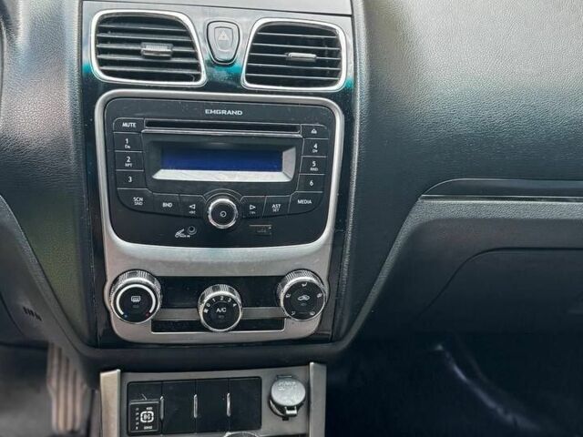 Красный Джили Эмгранд, объемом двигателя 1.8 л и пробегом 253 тыс. км за 3700 $, фото 7 на Automoto.ua