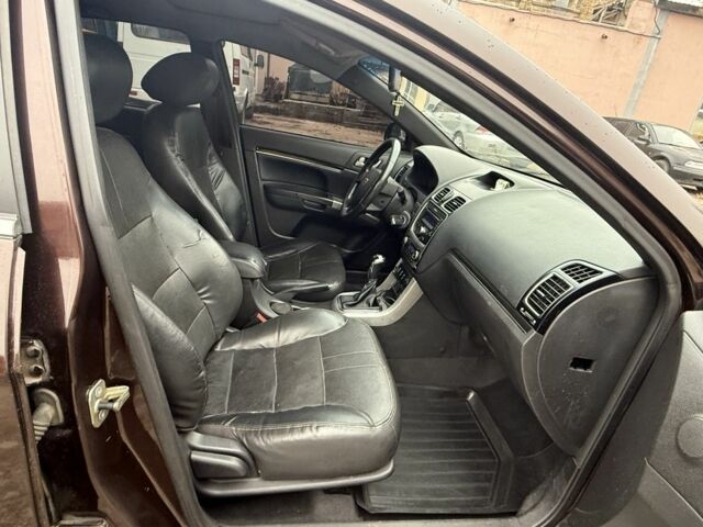 Красный Джили Эмгранд, объемом двигателя 1.5 л и пробегом 180 тыс. км за 3950 $, фото 9 на Automoto.ua