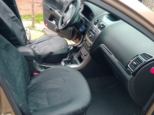 Жовтий Джилі Емгранд, об'ємом двигуна 1.5 л та пробігом 119 тис. км за 4000 $, фото 7 на Automoto.ua