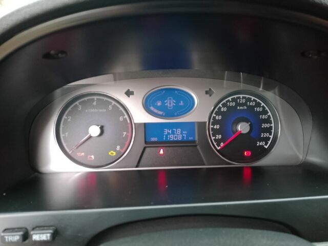 Жовтий Джилі Емгранд, об'ємом двигуна 1.5 л та пробігом 119 тис. км за 4000 $, фото 6 на Automoto.ua