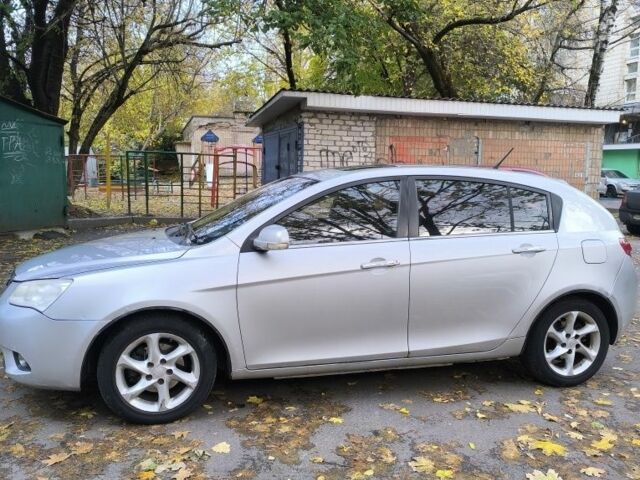 Серый Джили Эмгранд, объемом двигателя 1.5 л и пробегом 188 тыс. км за 3150 $, фото 2 на Automoto.ua