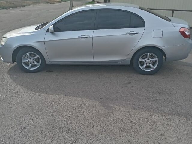 Сірий Джилі Емгранд, об'ємом двигуна 1.8 л та пробігом 169 тис. км за 3500 $, фото 1 на Automoto.ua