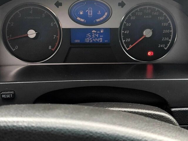 Джили Эмгранд 2012 в Кривом Роге на Automoto.ua Серый Джили Эмгранд, объемом двигателя 1.8 л и пробегом 185 тыс. км за 4800 $, фото 3 на Automoto.ua