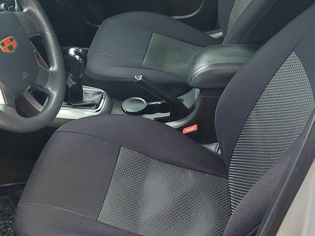 Джили Эмгранд 2012 в Кривом Роге на Automoto.ua Серый Джили Эмгранд, объемом двигателя 1.8 л и пробегом 185 тыс. км за 4800 $, фото 5 на Automoto.ua