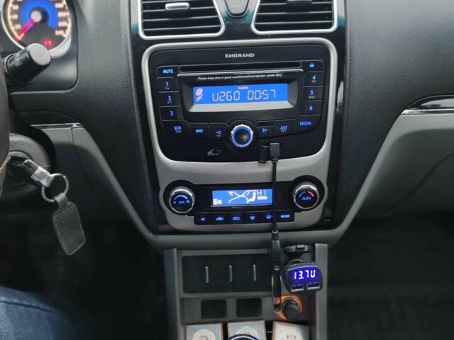 Джилі Емгранд 2013 у Белой Церкве на Automoto.ua Сірий Джилі Емгранд, об'ємом двигуна 1.5 л та пробігом 105 тис. км за 3650 $, фото 5 на Automoto.ua