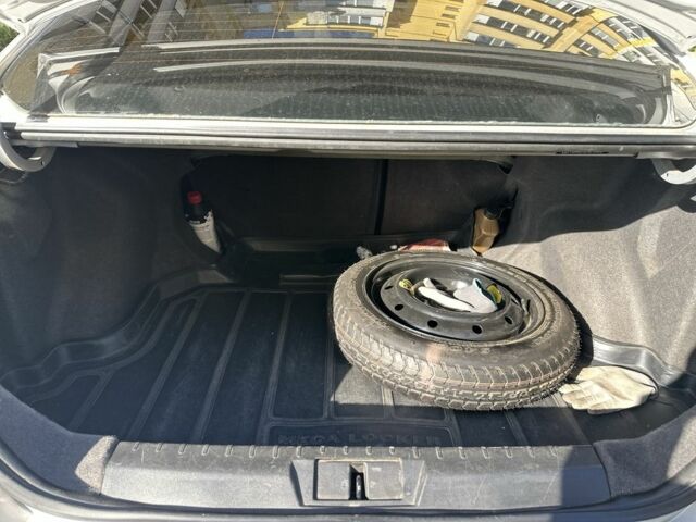 Серый Джили Эмгранд, объемом двигателя 1.8 л и пробегом 78 тыс. км за 5000 $, фото 7 на Automoto.ua