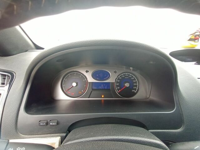 Сірий Джилі Емгранд, об'ємом двигуна 1.8 л та пробігом 190 тис. км за 4500 $, фото 12 на Automoto.ua