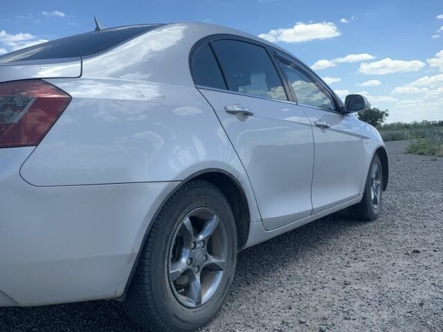 Сірий Джилі Емгранд, об'ємом двигуна 1.8 л та пробігом 170 тис. км за 3500 $, фото 2 на Automoto.ua