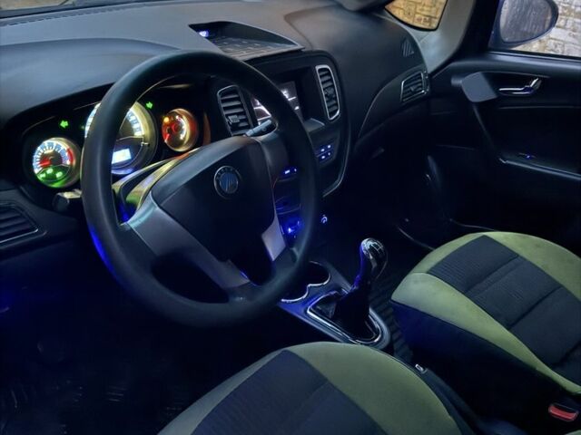 Джилі Емгранд 2014 у Києві на Automoto.ua Синій Джилі Емгранд, об'ємом двигуна 1.5 л та пробігом 80 тис. км за 3899 $, фото 4 на Automoto.ua