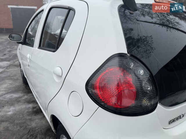 Білий Джилі ГЦ2, об'ємом двигуна 1.34 л та пробігом 80 тис. км за 2900 $, фото 15 на Automoto.ua