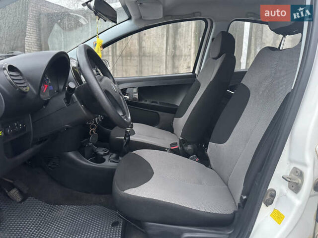 Білий Джилі ГЦ2, об'ємом двигуна 1.34 л та пробігом 80 тис. км за 2900 $, фото 25 на Automoto.ua