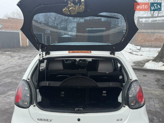 Білий Джилі ГЦ2, об'ємом двигуна 1.34 л та пробігом 80 тис. км за 2900 $, фото 32 на Automoto.ua