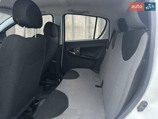 Білий Джилі ГЦ2, об'ємом двигуна 1.34 л та пробігом 80 тис. км за 2900 $, фото 31 на Automoto.ua