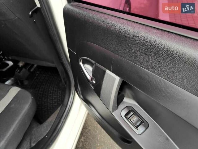 Білий Джилі ГХ2, об'ємом двигуна 1.34 л та пробігом 155 тис. км за 1990 $, фото 49 на Automoto.ua