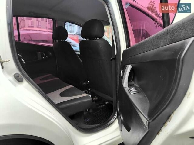 Білий Джилі ГХ2, об'ємом двигуна 1.34 л та пробігом 155 тис. км за 1990 $, фото 48 на Automoto.ua