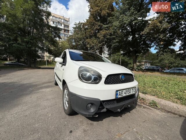 Белый Джили ГХ2, объемом двигателя 1.34 л и пробегом 59 тыс. км за 2499 $, фото 6 на Automoto.ua