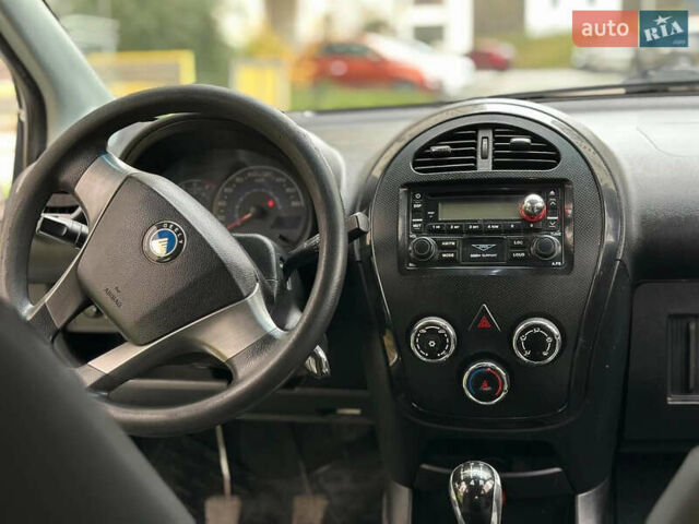 Білий Джилі ГХ2, об'ємом двигуна 1.34 л та пробігом 186 тис. км за 2800 $, фото 5 на Automoto.ua