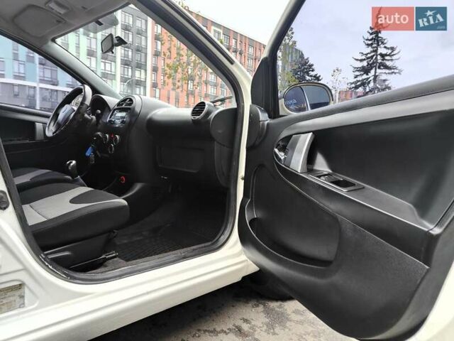 Білий Джилі ГХ2, об'ємом двигуна 1.34 л та пробігом 155 тис. км за 1990 $, фото 40 на Automoto.ua