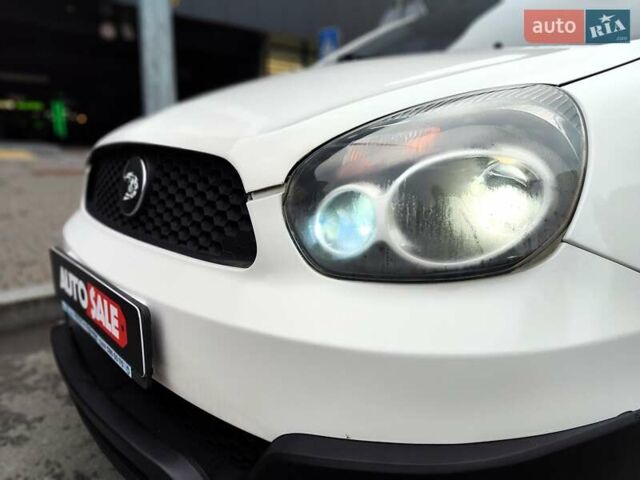 Білий Джилі ГХ2, об'ємом двигуна 1.34 л та пробігом 155 тис. км за 1990 $, фото 1 на Automoto.ua