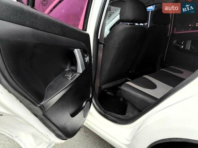 Білий Джилі ГХ2, об'ємом двигуна 1.34 л та пробігом 155 тис. км за 1990 $, фото 34 на Automoto.ua