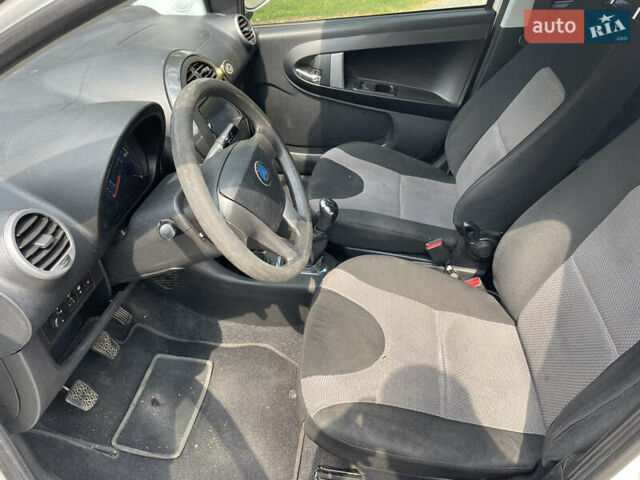 Білий Джилі ГХ2, об'ємом двигуна 1.34 л та пробігом 151 тис. км за 1750 $, фото 12 на Automoto.ua